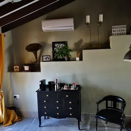 Casa 44 Bed and breakfast 4*